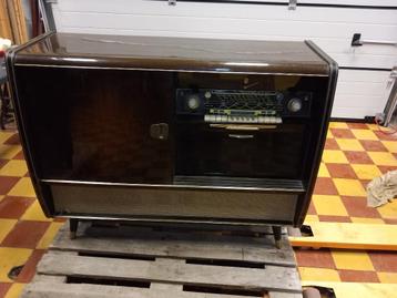 ancien pickup Grundig à lampes beschikbaar voor biedingen