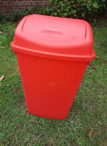 poubelle plastique 60L beschikbaar voor biedingen