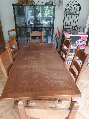 Salon tafel met 6 stoelen MOET WEG beschikbaar voor biedingen
