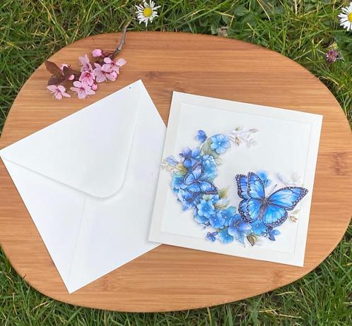Handgemaakte 3D-wenskaart – blauwe vlinders en bloemen, Diversen, Wenskaarten, Nieuw, Ophalen of Verzenden