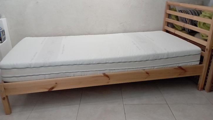 Lit Tarva Ikea 90 x 200cm, Maison & Meubles, Chambre à coucher | Lits, Comme neuf, Une personne, 90 cm, 200 cm, Bois, Enlèvement