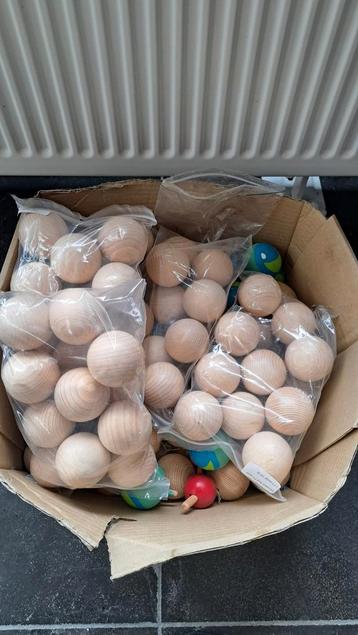 Houtenbollen beschikbaar voor biedingen