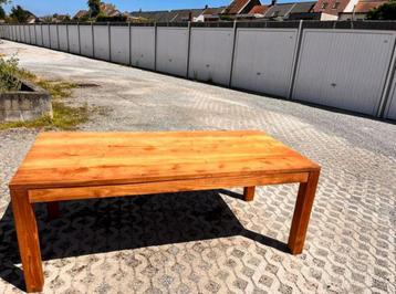 Teak eettafel beschikbaar voor biedingen