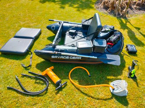 Bellyboot Savage Gear+float plus Compact 2 systeem, 2 accu's, Sports nautiques & Bateaux, Bateaux de pêche & à console, Utilisé