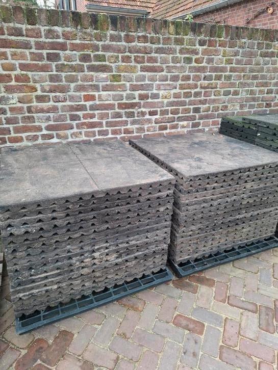 Rubberen tegels 100x100x4,5 cm Speeltoestellen Paardenstalle, Tuin en Terras, Terrasdelen en Vlonders, Gebruikt, Ophalen