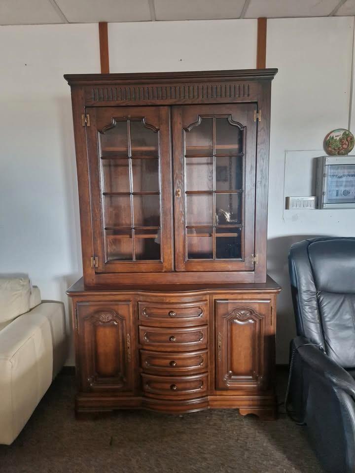 Massief eiken vitrinekast, Maison & Meubles, Armoires | Vitrines, Utilisé, Avec tiroir(s), Avec porte(s), Chêne, Enlèvement