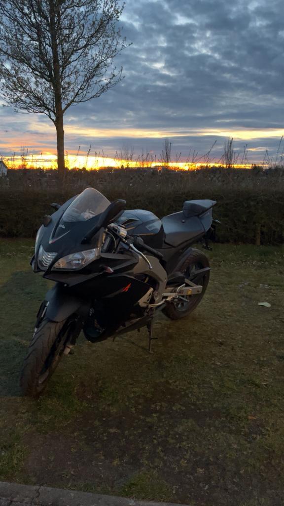 Aprilia rs4 50, Fietsen en Brommers, Snorfietsen en Snorscooters, Nieuw, Vespa, Benzine, Ophalen