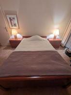 Bed en 2 nachtkastjes, Enlèvement, Utilisé