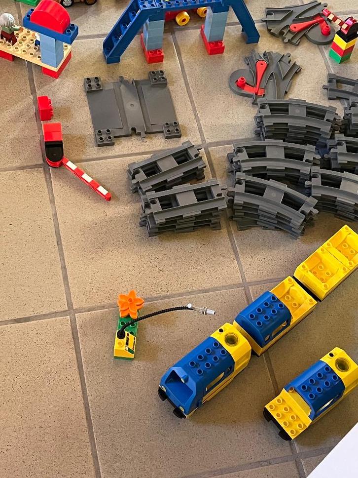 Lego trein Duplo en nog veel meer, Kinderen en Baby's, Speelgoed | Duplo en Lego, Gebruikt, Lego, Ophalen of Verzenden