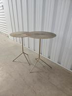 Set bijzettafeltjes, Ophalen