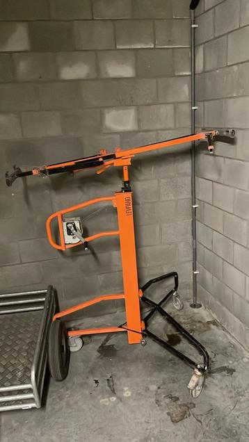 Te huur: Gipsplatenlift Levpano – plafondlift beschikbaar voor biedingen