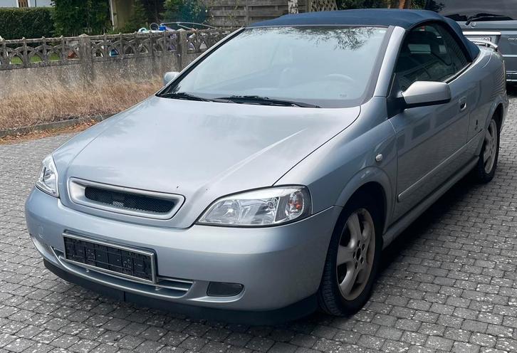 Opel Astra 2.2i Cabrio Bertone 2e eigenaar, Auto's, Opel, Particulier, Astra, Zetelverwarming, Benzine, Zwart, Ophalen