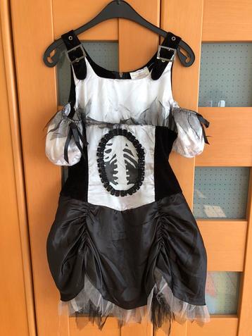 Halloween kleedje maat 164 beschikbaar voor biedingen
