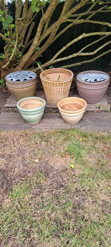 pots en céramique  beschikbaar voor biedingen