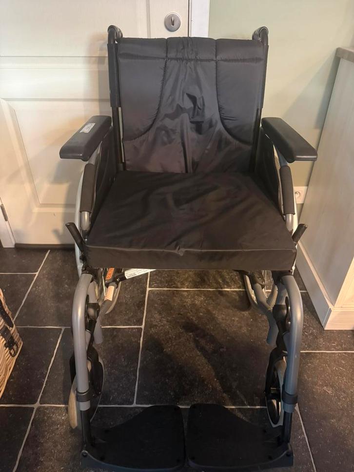 Rolstoel Invacare Action 3 NGB, Diversen, Rolstoelen, Zo goed als nieuw, Ophalen