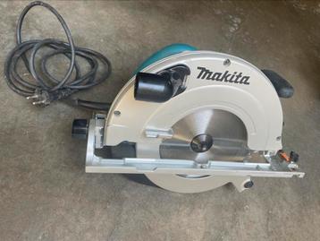 Makita 5903RK Cirkelzaag in koffer - 2000W - 235mm, Doe-het-zelf en Bouw, Gereedschap | Zaagmachines, Ophalen, Zo goed als nieuw