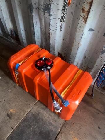 Brandstoftank 102l beschikbaar voor biedingen