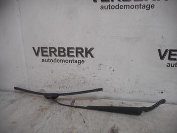 RUITENWISSERARM LINKS VOOR Fiesta 5 (JD / JH) (2s6117526ac) beschikbaar voor biedingen