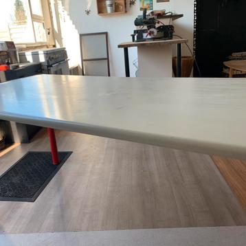 Zware bureau/tafel blad  beschikbaar voor biedingen
