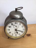 Ancien réveil avec une cloche des années 50, Antiquités & Art, Antiquités | Horloges, Enlèvement