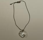 Zilverkleurige halsketting met transparant hart, Handtassen en Accessoires, Kettingen, Met hanger, Kunststof, Ophalen of Verzenden