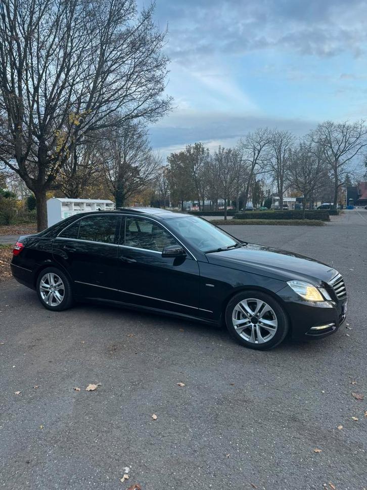 Mercedes-benz E220 avangarde, Auto's, Mercedes-Benz, Particulier, E-Klasse, Bluetooth, Bochtverlichting, Lederen bekleding, Lichtmetalen velgen