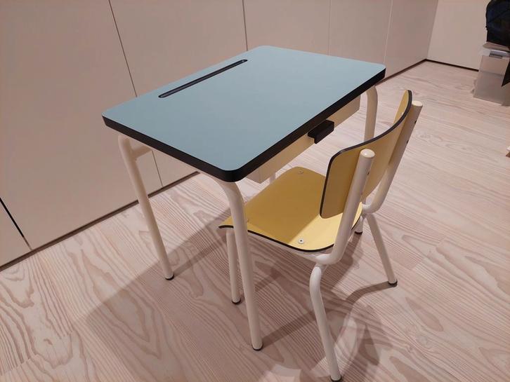 Kinderbureau Les Gambettes, Kinderen en Baby's, Kinderkamer | Tafels en Stoelen, Gebruikt, Ophalen