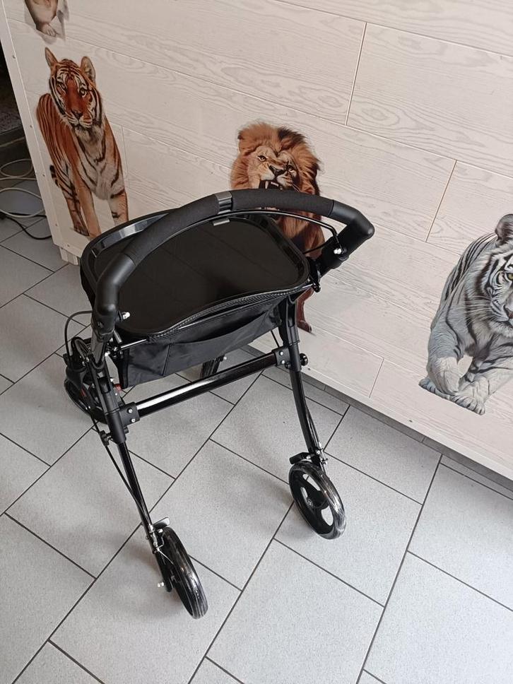 Tribune deambulateur pliable avec 4roues, freins et panier, Diversen, Rollators, Opvouwbaar, Ophalen