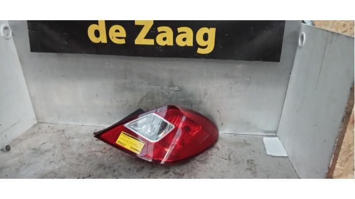 Feu arrière droit d'un Opel Corsa, Autos : Pièces & Accessoires, Éclairage, Opel, Utilisé, 3 mois de garantie, Enlèvement ou Envoi