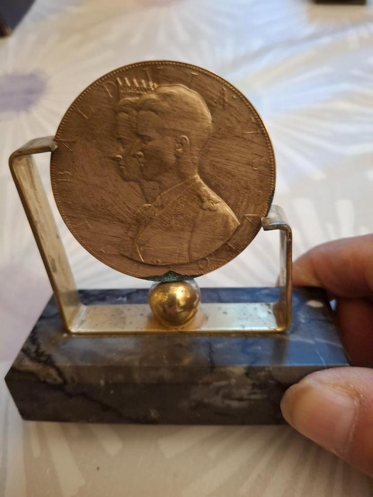 medaille Koning Boudewijn en Koningin Fabiola, Verzamelen, Koningshuis en Royalty, Gebruikt, Overige typen, Verzenden