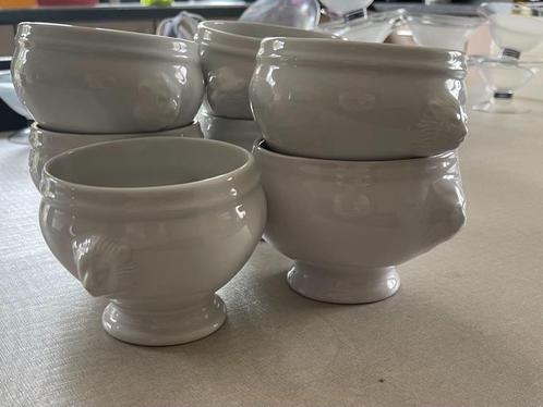 7 Stijlvolle Uiensoepkommen., Huis en Inrichting, Keuken | Servies, Zo goed als nieuw, Kom(men), Overige stijlen, Porselein, Ophalen