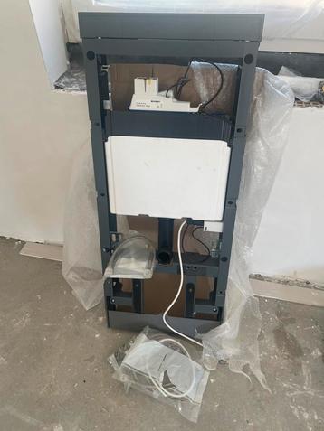 Twee stuks Monolith Plus ( Geberit ) beschikbaar voor biedingen