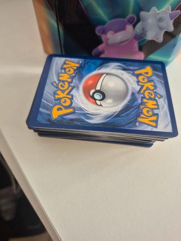 Pak van 100 Pokémon-kaarten  beschikbaar voor biedingen