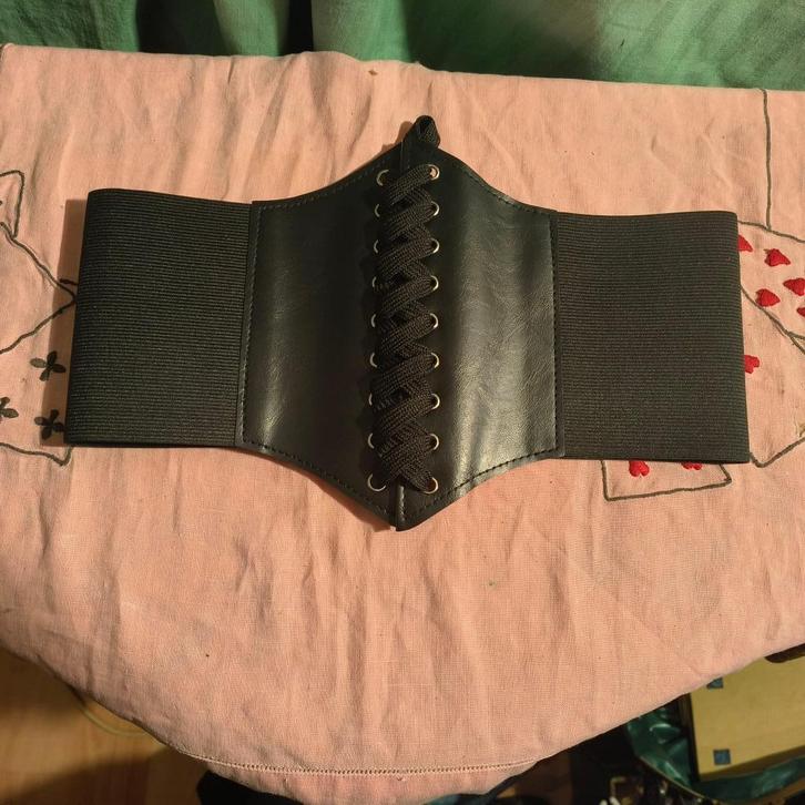 Zwarte corsetsriem voor vrouwen, omtrek 68cm (nieuw), Kleding | Dames, Riemen en Ceinturen, Nieuw, Tailleriem, Minder dan 80 cm