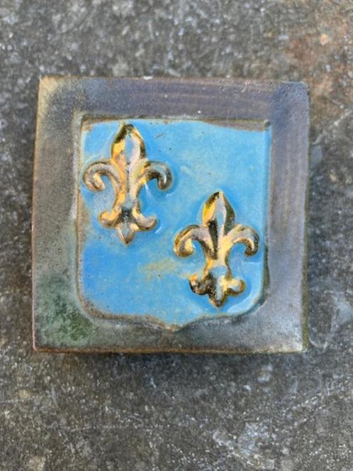 NIEUWE TEGEL GRES DE BOUFFIOULX ROGER GUERIN HERALDIEK, Antiek en Kunst, Antiek | Wandborden en Tegels, Ophalen of Verzenden