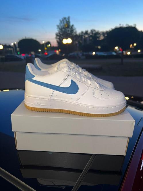 Nike Air Force 1 GS Blue Beyond (37.5), Kleding | Dames, Schoenen, Nieuw, Sneakers, Blauw, Ophalen of Verzenden