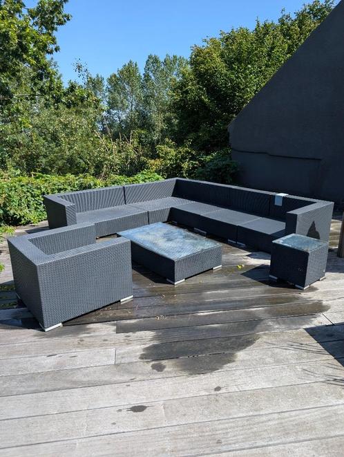 Complete wicker lounge set – hoekbank, fauteuil en tafels, Tuin en Terras, Tuinsets en Loungesets, Gebruikt, Loungeset, Wicker