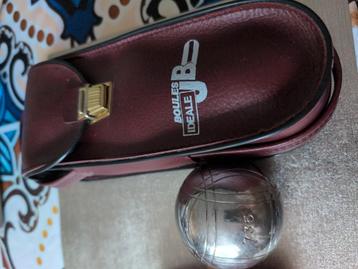 Vintage 3 boules de pétanque idéale JB et cochonnet beschikbaar voor biedingen