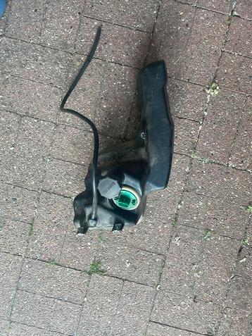 Zip 4t benzinetank beschikbaar voor biedingen