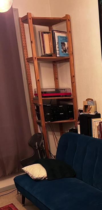 Étagère de coin Ikea. beschikbaar voor biedingen