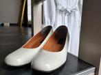 Witte schoenen met hak, Kleding | Dames, Trouwkleding en Trouwaccessoires, Schoenen, Ophalen of Verzenden, Wit, Zo goed als nieuw