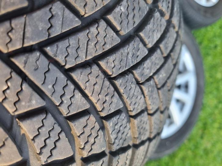 Kia Sportage of Hyundai  velgen winterbanden 215/60/16, Auto-onderdelen, Banden en Velgen, Velg(en), Winterbanden, 16 inch, 215 mm