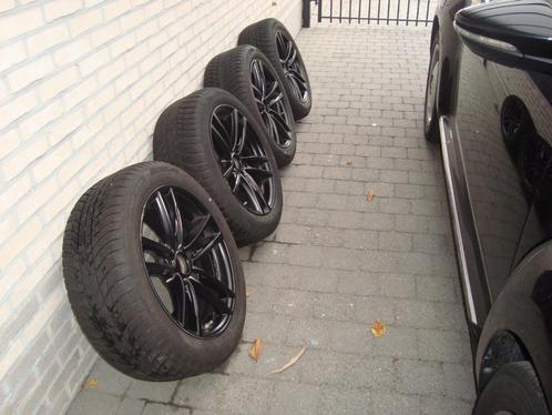 Zwarte BMW 17 inch velgen met bridgestone runflat winterband, Auto-onderdelen, Banden en Velgen, Velg(en), Winterbanden, 17 inch