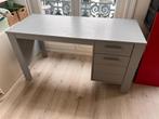 Woood Bureau - Dennis - betongrijs, Huis en Inrichting, Bureaus, Ophalen, Zo goed als nieuw, Bureau