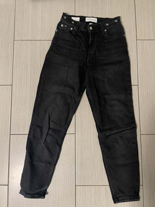 Calvin Klein Mom jeans maat 25, Kleding | Dames, Spijkerbroeken en Jeans, Zo goed als nieuw, Ophalen