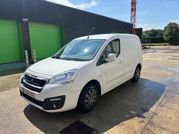 Peugeot partner lichte vracht 3 zitplaatsen / 6000€ + btw beschikbaar voor biedingen