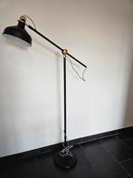 Leeslamp Ikea, Enlèvement