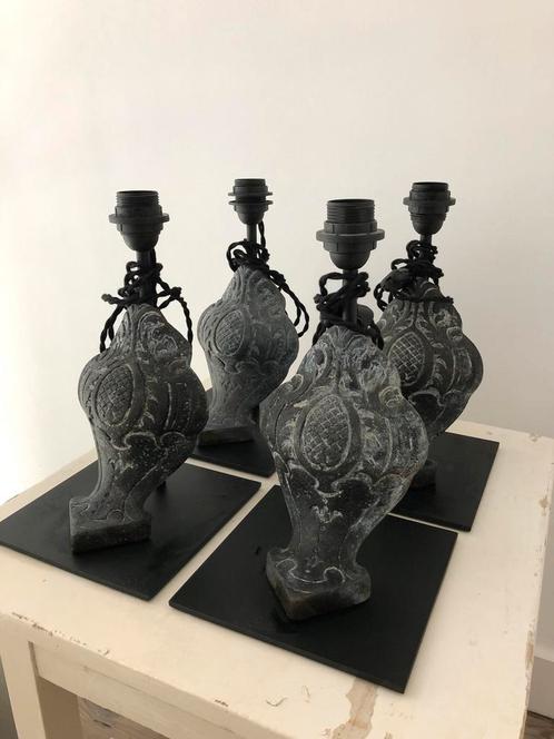 LAMPENVOET LAMP GIETIJZER POOT OP SOKKEL UNIEK 4  STUKS, Antiek en Kunst, Antiek | Verlichting, Ophalen
