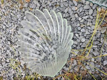 Glazen schaal  beschikbaar voor biedingen