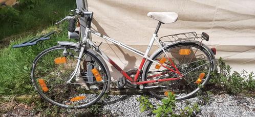 Vélo de ville rouge et blanc GERDINO (10 vitesses) - Mixte, Vélos & Vélomoteurs, Vélos | Ancêtres & Oldtimers, 47 à 51 cm, Enlèvement